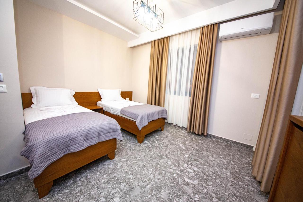 Hotel Center Ksamil Exterior foto