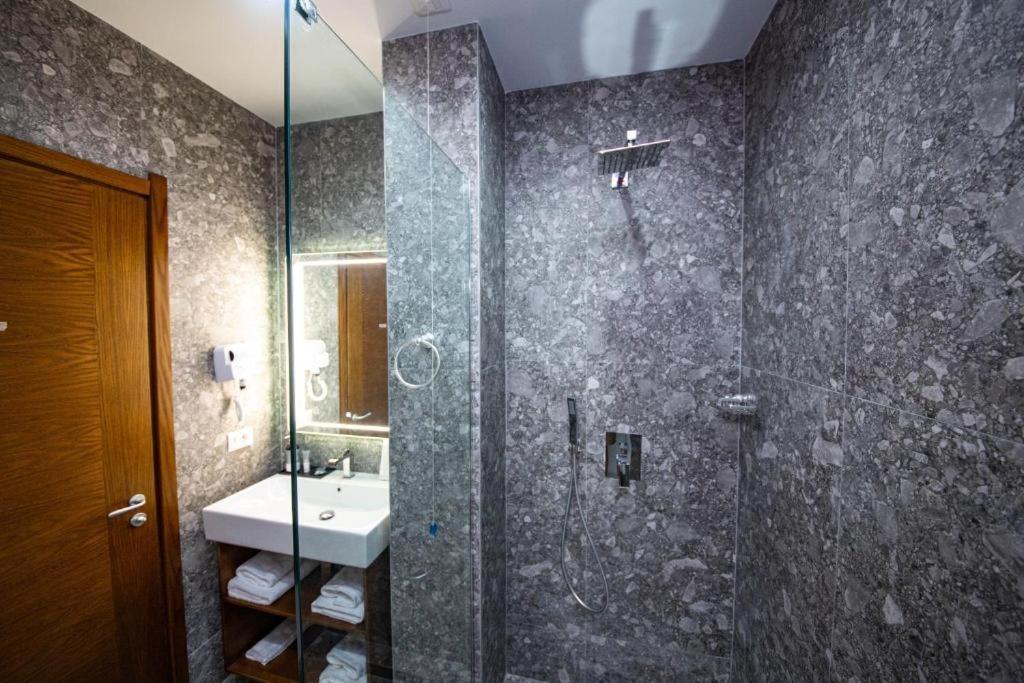 Hotel Center Ksamil Cameră foto